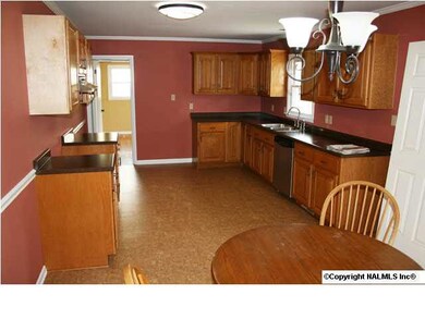 3906 Telstar Cir SW, Huntsville, AL 35805 - photo 5