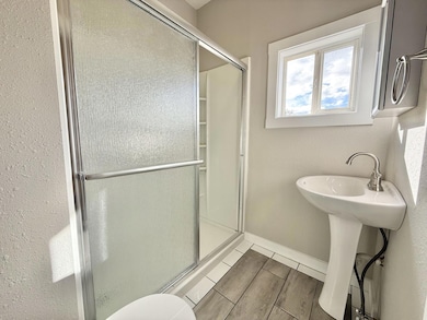 226 Mortimer St, Klamath Falls, OR 97601 - photo 6