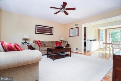 5619 Lasalle Ln, Sykesville, MD 21784 - photo 4