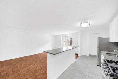 2630 Kingsbridge Terrace unit 2R, Bronx, NY 10463 - photo 4