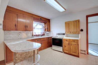 531 Center St, Slatington, PA 18080 - photo 5