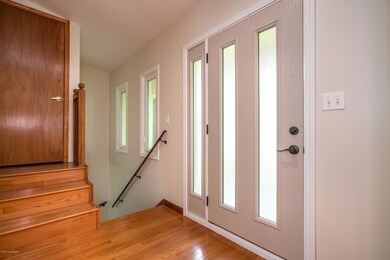 2010 Bainbridge Row Drive-21