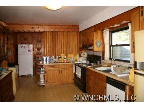 Spacious kitchen