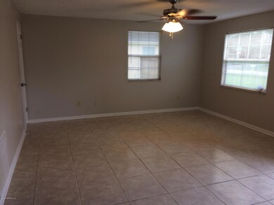 5213 La Ventura Ct E, Jacksonville, FL 32210 - photo 2