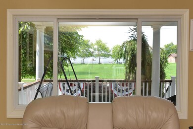 PICTURE WINDOW