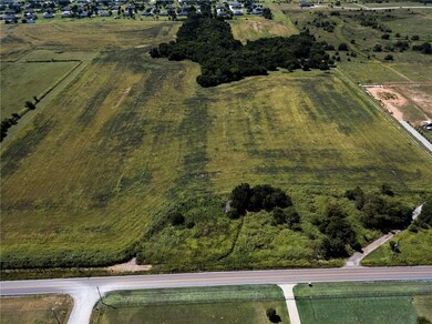 0 W Charter Oak unit B, Edmond, OK 73025 - photo 4