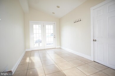 2401 Hammonds Ferry Rd, Halethorpe, MD 21227 - photo 4