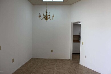 13865 N Thunderbird Blvd, Sun City, AZ 85351 - photo 2