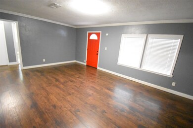 2140 W Highway 6, Alvin, TX 77511 - photo 7