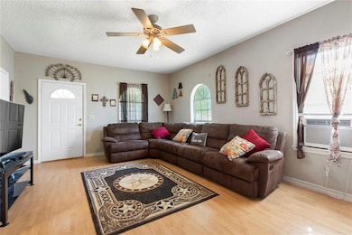 411 W Bullock St, Denison, TX 75020 - photo 4