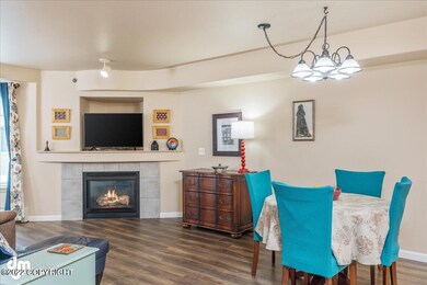 04-Living Room_MAX1547