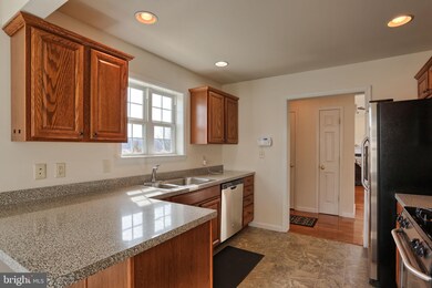 6059 Pinedale Ct unit L20, Harrisburg, PA 17111 - photo 3