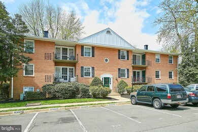 3874 Lyndhurst Dr unit 204, Fairfax, VA 22031 - photo 3