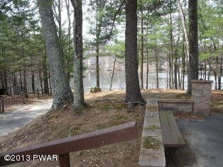 112 Hemlock Point Ct, Hawley, PA 18428 - photo 4