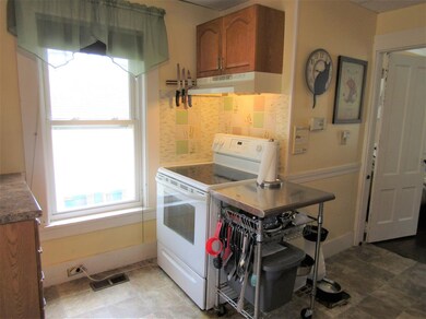 196 Pleasant St, Franklin, NH 03235 - photo 3