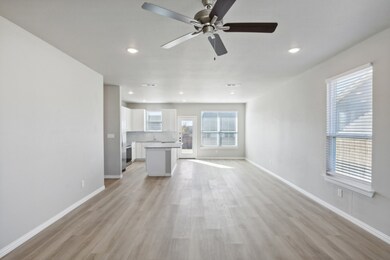 825 Feather Edge Dr, Springtown, TX 76082 - photo 7