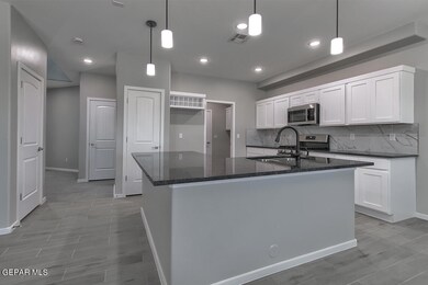 1092-Indigo Sky-Kitchen