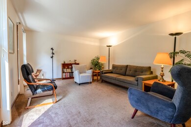 1036 Goldfinch Rd, Columbus, IN 47203 - photo 5