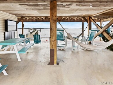 916 Fort Lowry Ln, Dunnsville, VA 22454 - photo 6