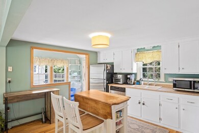 54 Eastern Ave, Woburn, MA 01801 - photo 3