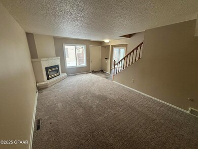 1015 N 39th St unit B7, Grand Forks, ND 58203 - photo 3