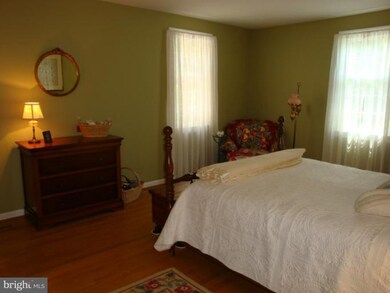 4102 Ravenhurst Cir, Glen Arm, MD 21057 - photo 3