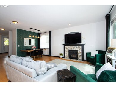 15340 SE Kempton Ct, Happy Valley, OR 97086 - photo 5