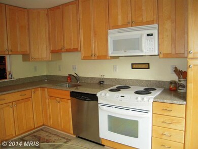 116 Roberts Ln unit 100, Alexandria, VA 22314 - photo 5