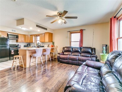 2246 Lyon St, Des Moines, IA 50317 - photo 3