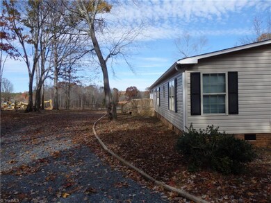 1552 Indian Wells Loop, Asheboro, NC 27205 - photo 4