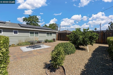 1381 Rosal Ln, Concord, CA 94521 - photo 3