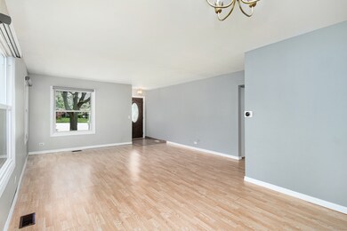 1783 Citadel Dr, Naperville, IL 60565 - photo 2