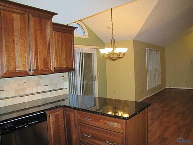 Eat In Kitchen.