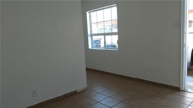 3914 Pierce Ave unit 4, El Paso, TX 79930 - photo 5