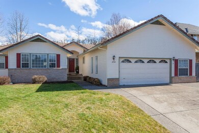 2530 Meadow Creek Dr, Medford, OR 97504 - photo 3