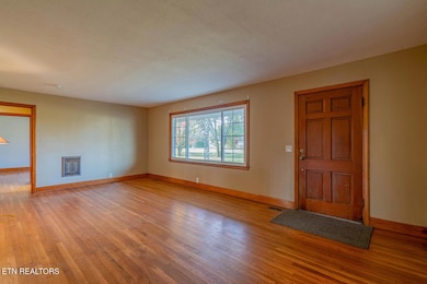 5904 New Beaver Creek Dr, Knoxville, TN 37931 - photo 5