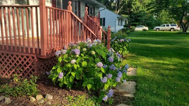 17 Evelyn Dr, Delmar, NY 12054 - photo 2