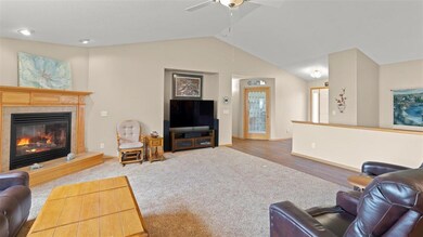 1319 Quail Ridge Rd, Cedar Falls, IA 50613 - photo 3