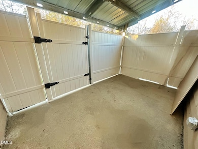 322 Junction Rd unit 28h, Durham, NC 27703 - photo 6