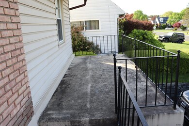 204 Woodlawn Ave, Albany, NY 12208 - photo 5