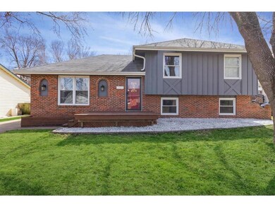 3304 Valdez Dr, Des Moines, IA 50310 - photo 2