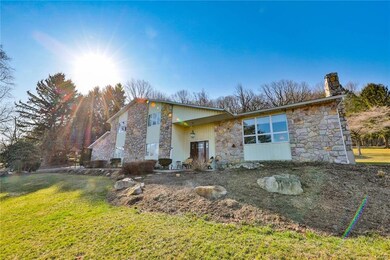 2076 Church View Rd, Coopersburg, PA 18036 - photo 2