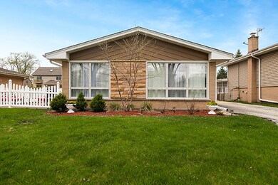 2140 Westview Dr, Des Plaines, IL 60018 - photo 2