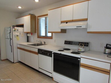 125 Rodeo Ln, Lords Valley, PA 18428 - photo 7