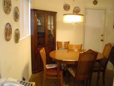 Lovely dining Nook!