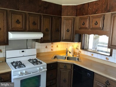 836 Dumbarton Ave, Baltimore, MD 21218 - photo 5