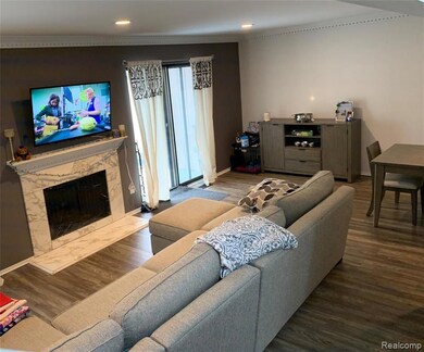 5166 Rock Run unit 30, West Bloomfield, MI 48322 - photo 4