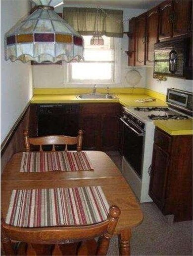 393 S Carol Blvd, Upper Darby, PA 19082 - photo 5