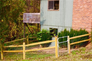 Nice fenced area for your fur-babies.