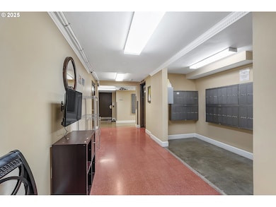 Cardinell View unit 704, Portland, OR 97201 - photo 4